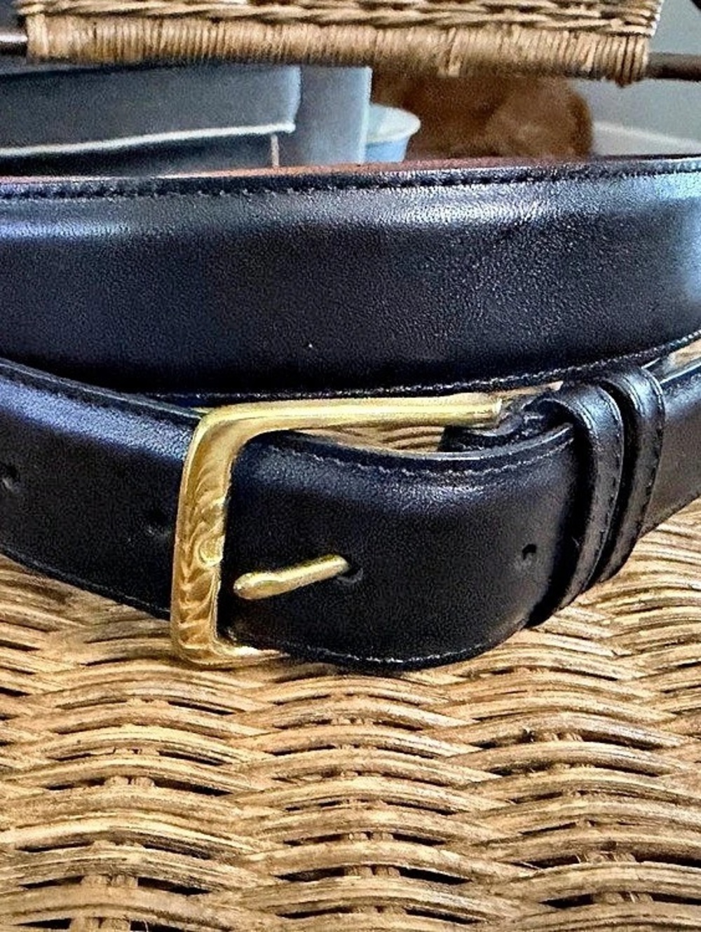 Men’s Coach Belt Sz 44 Black Leather with brass buckle